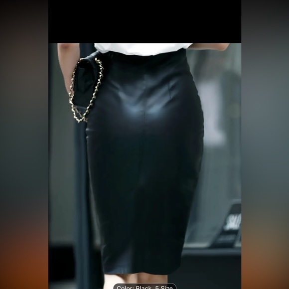 Aster June Black faux leather skirt - Picture 3 of 3